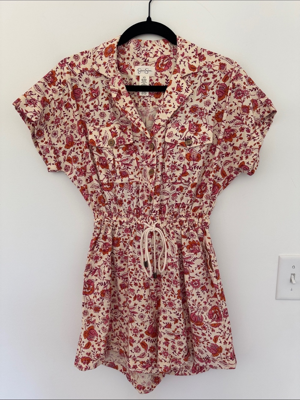 Jessica Simpson Cream Floral Drawcord Short Sleeve Romper - Size XS